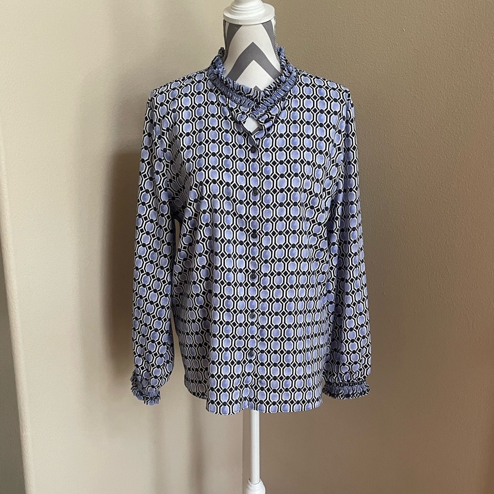 Ann Taylor Blue and White Geometric Long-Sleeve Button Up Blouse - Size: XL